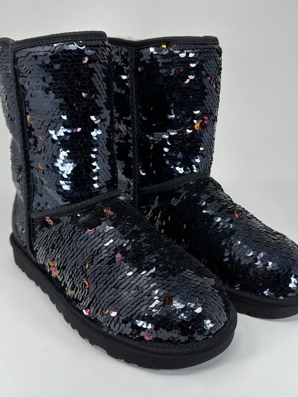 UGG Women's 6 Classic Short Sequin Sparkles Boots Black Pink Reversible Bling